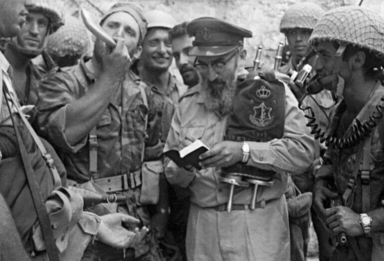 Parshat Bamidbar: Rav Goren at the Kotel