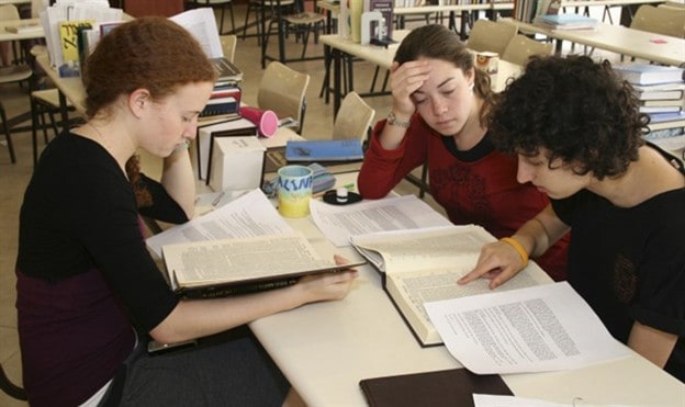 Girls studying Talmud