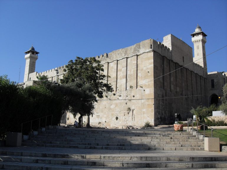 Rav Mike Feuer on Israel After 1967 (III): Returning to Hebron - image of the Cave of the Patriarchs in Hebron