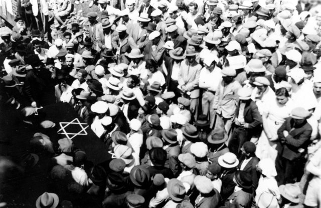 Jewish funeral during the Arab Revolt
