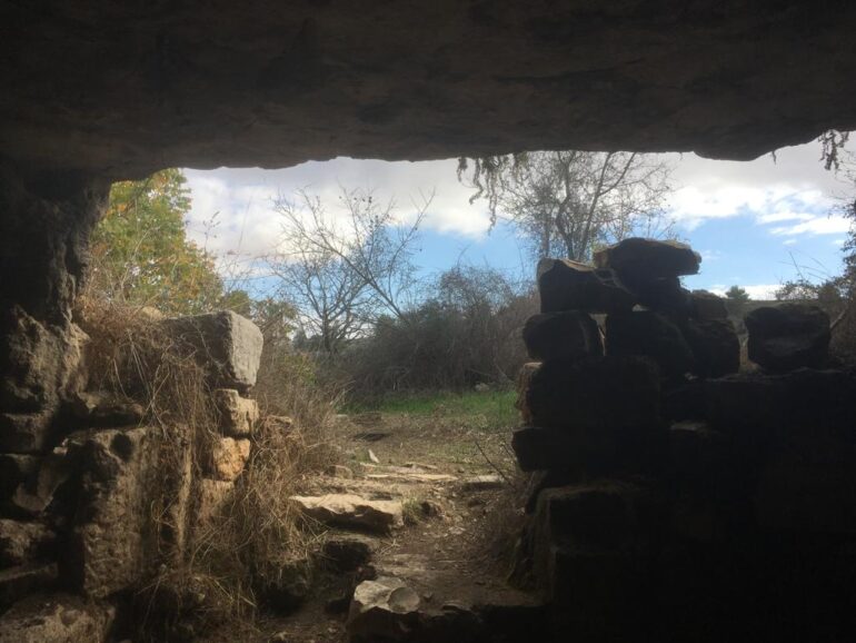 View from a Maccabean Cave - going deeper into the Hanukka story with Rav Moshe Kaplan